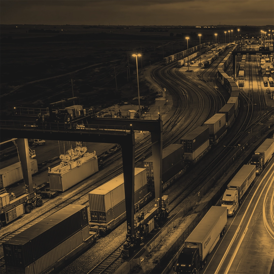 Setor logístico, muitos caminhões e cargas